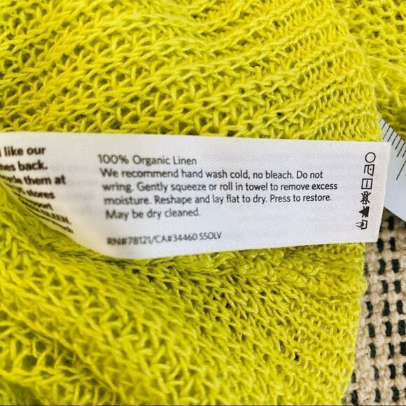 Eileen Fisher Long-Sleeve Organic Linen V-Neck Top - Picture 7 of 7